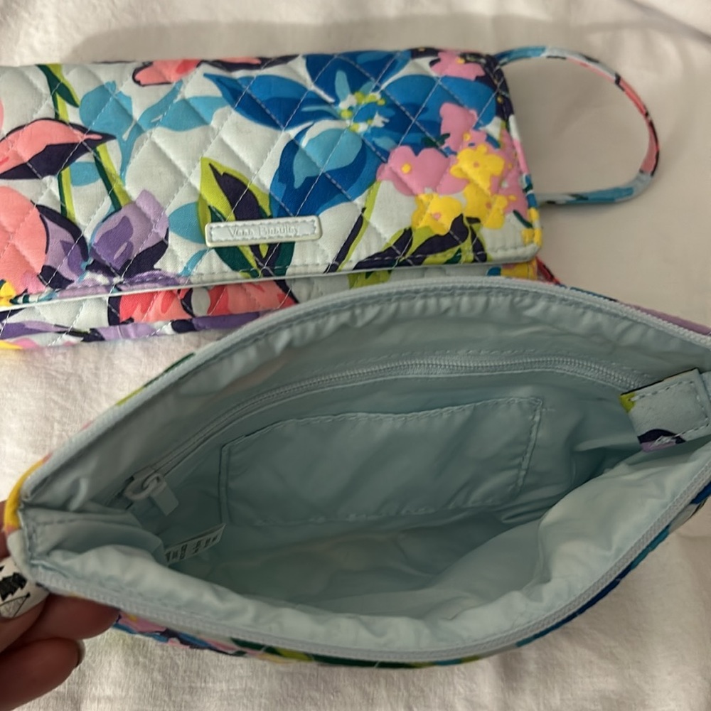 Vera Bradley Trifold Clutch with matching zip pouch - Picture 5 of 10